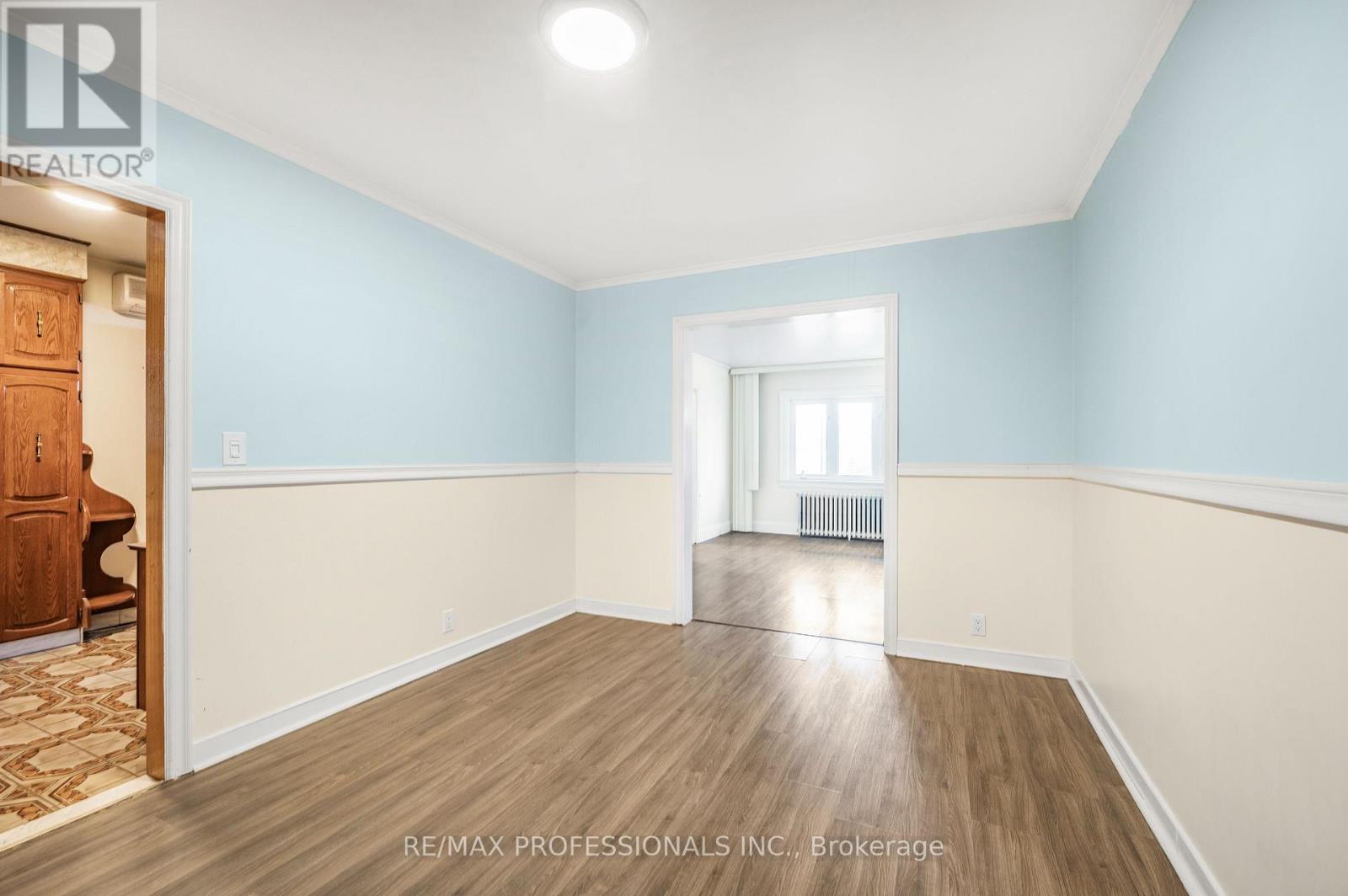 560 Atlas Avenue, Toronto, Ontario  M6C 3R4 - Photo 12 - C12326132