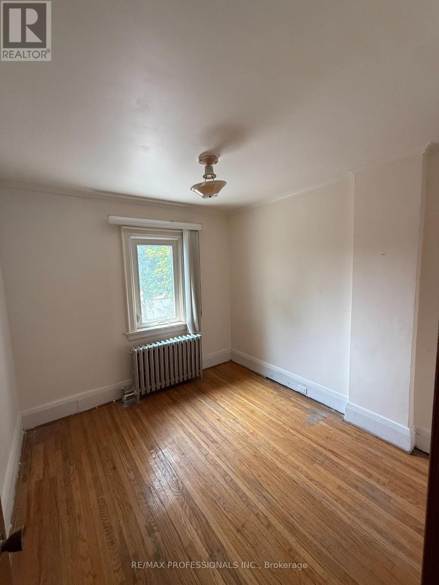 560 Atlas Avenue, Toronto, Ontario  M6C 3R4 - Photo 20 - C12326132