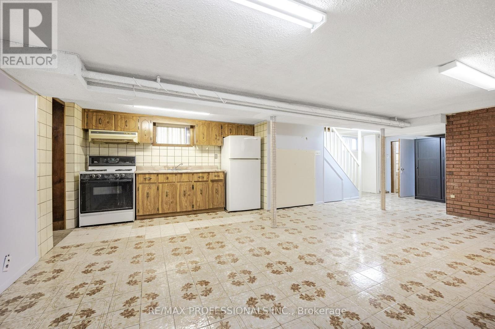 560 Atlas Avenue, Toronto, Ontario  M6C 3R4 - Photo 25 - C12326132