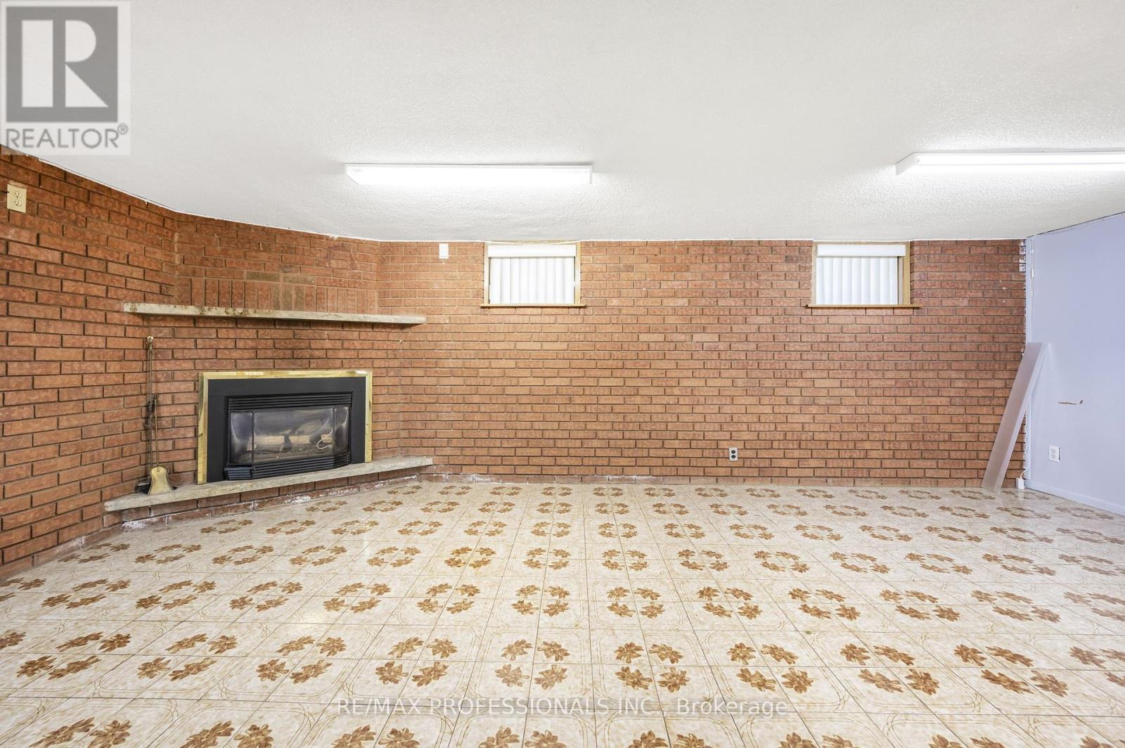 560 Atlas Avenue, Toronto, Ontario  M6C 3R4 - Photo 27 - C12326132