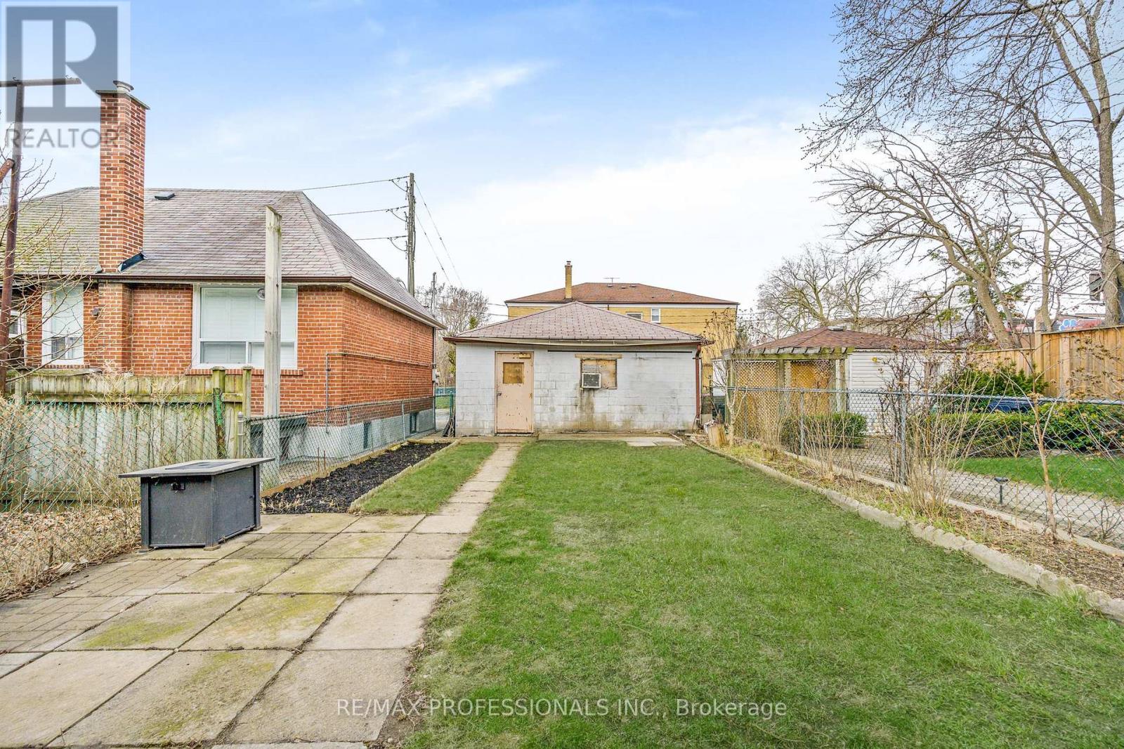 560 Atlas Avenue, Toronto, Ontario  M6C 3R4 - Photo 30 - C12326132