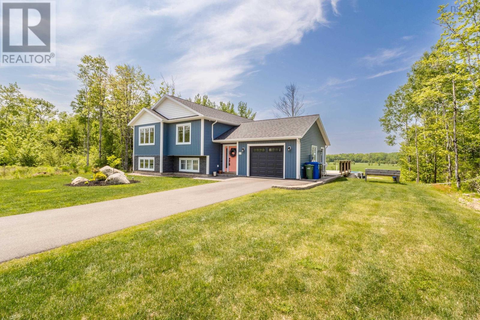 42 Macintosh Street, Berwick, Nova Scotia  B0P 1E0 - Photo 2 - 202507247