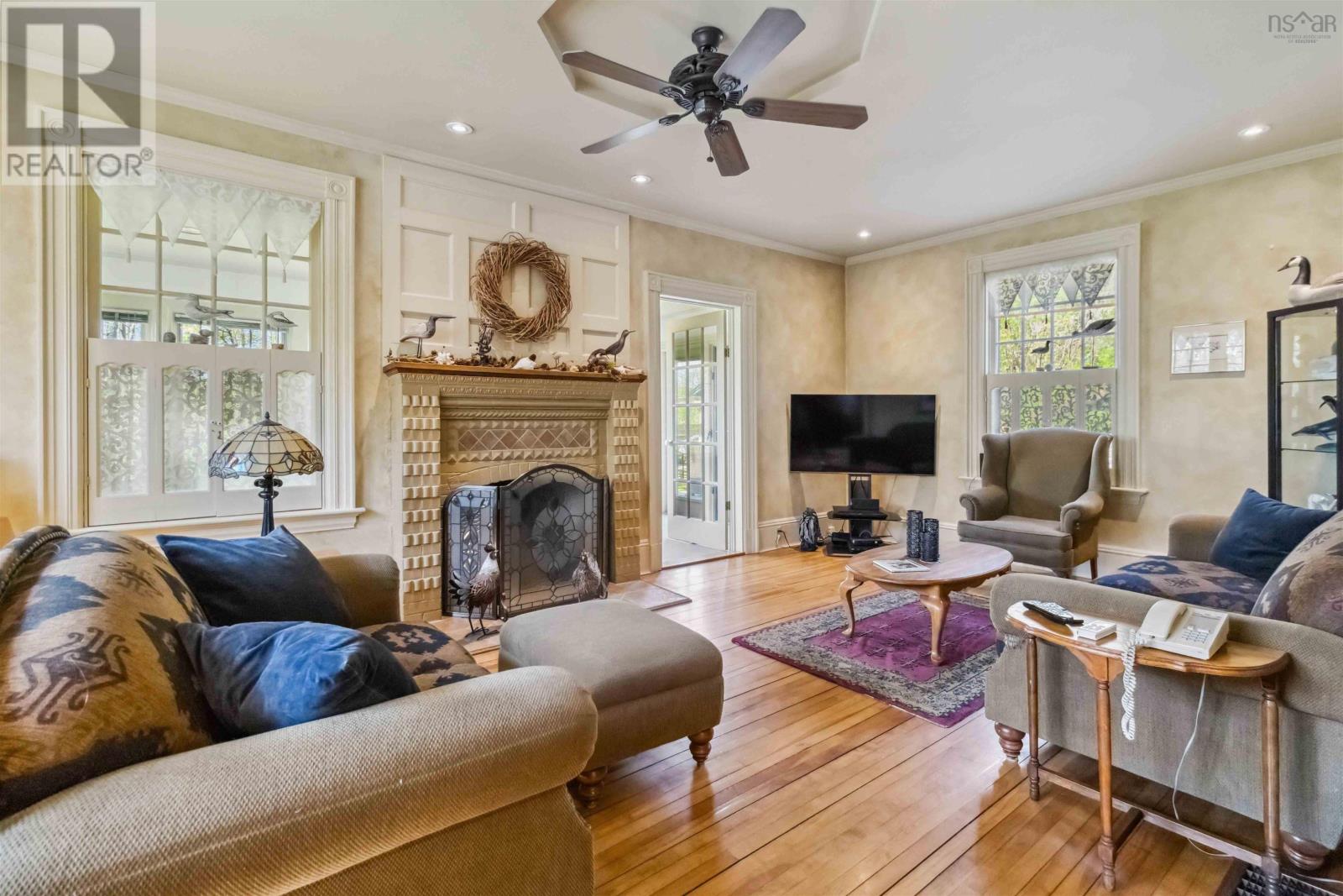 811 Lahave Street, Bridgewater, Nova Scotia  B4V 2V2 - Photo 12 - 202511244