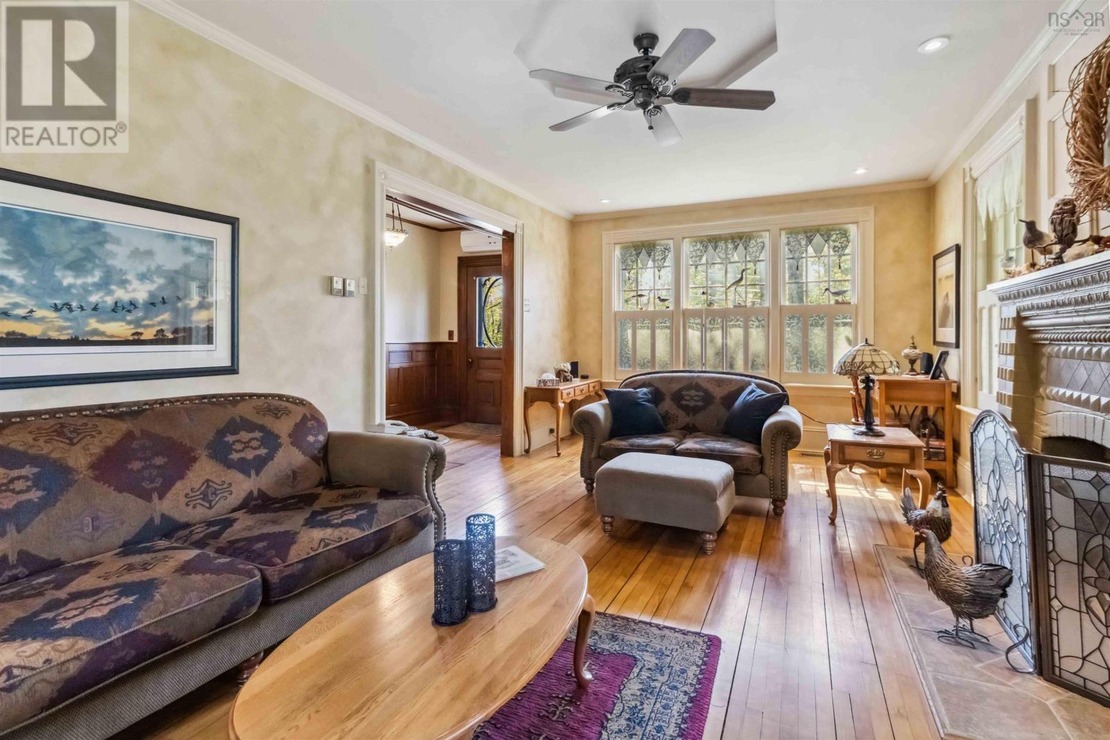 811 Lahave Street, Bridgewater, Nova Scotia  B4V 2V2 - Photo 14 - 202511244