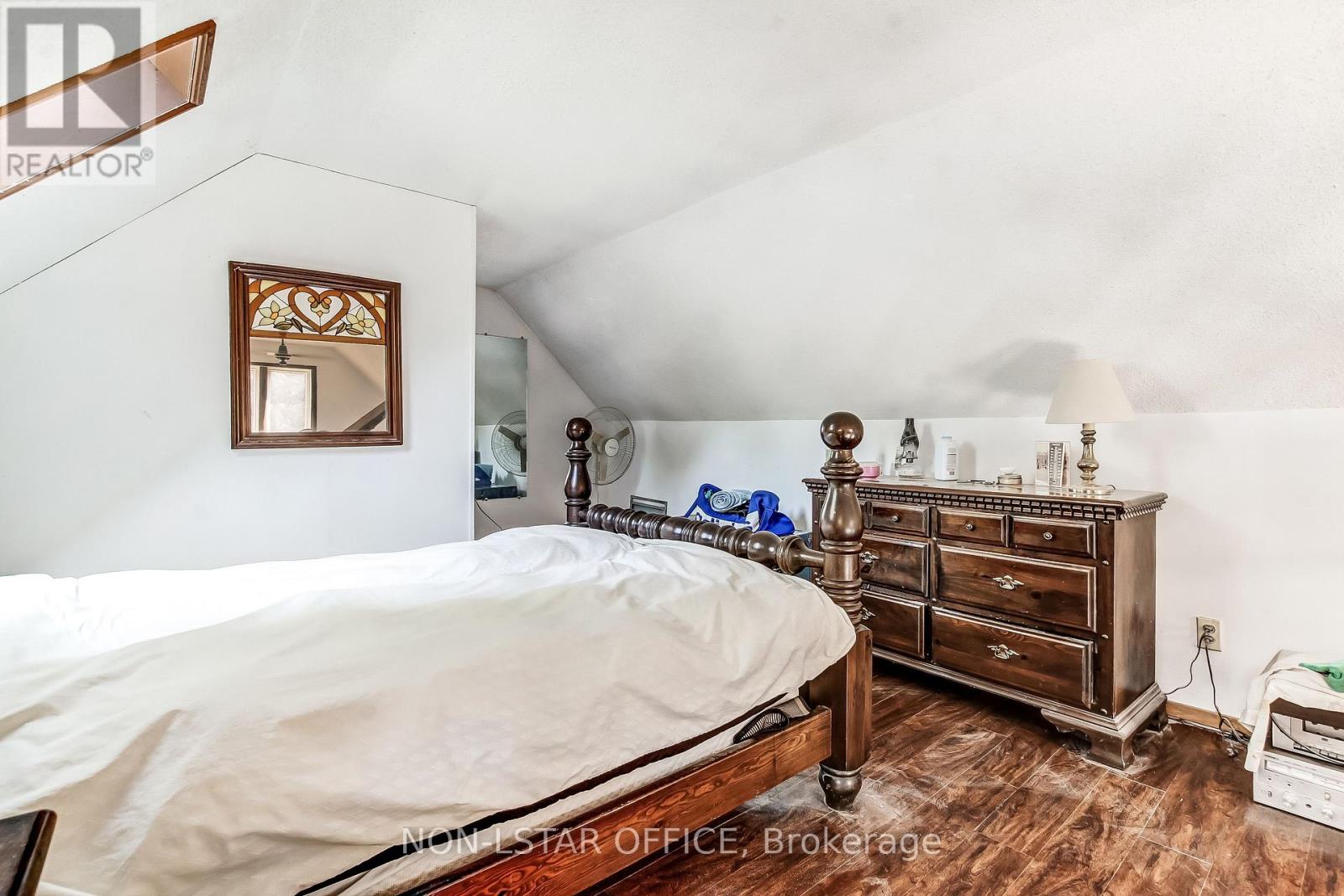 Property at 312 PICCADILLY STREET image 4