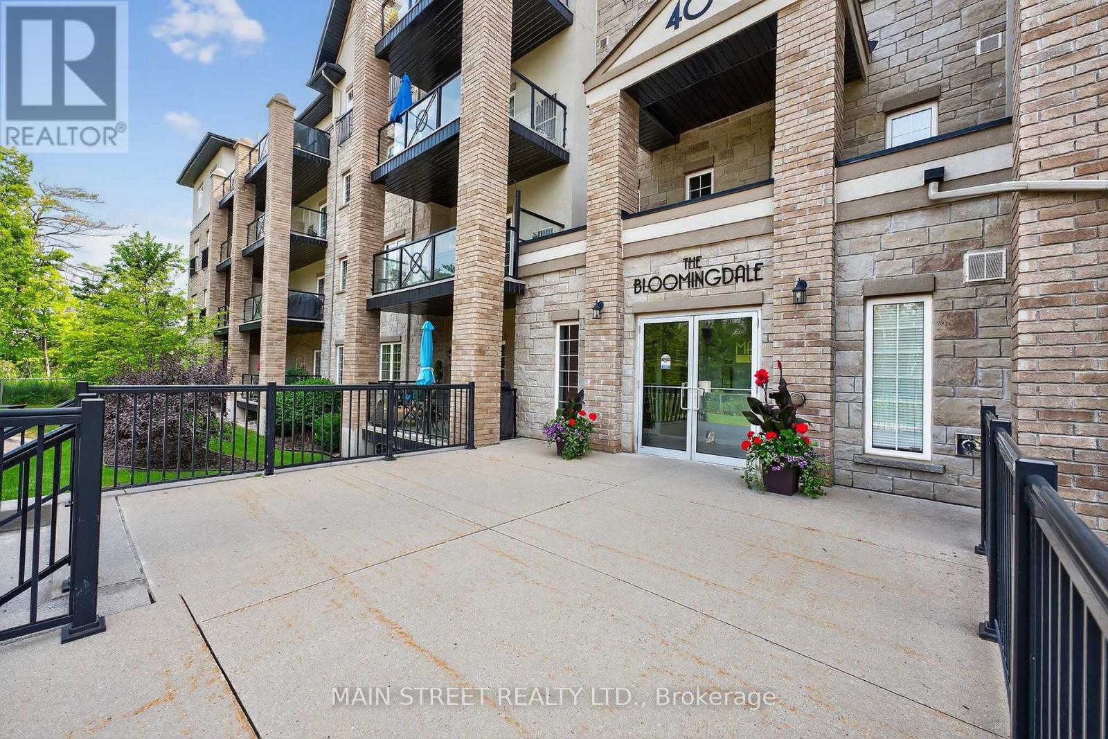 Property at 303 - 40 FERNDALE DRIVE S image 4