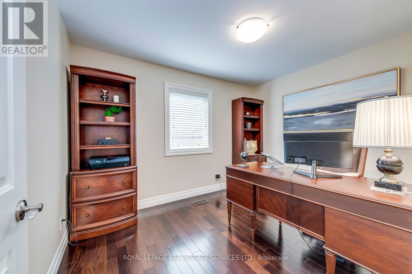 1504 Caulder Drive, Oakville, Ontario  L6J 5S9 - Photo 19 - W12332196