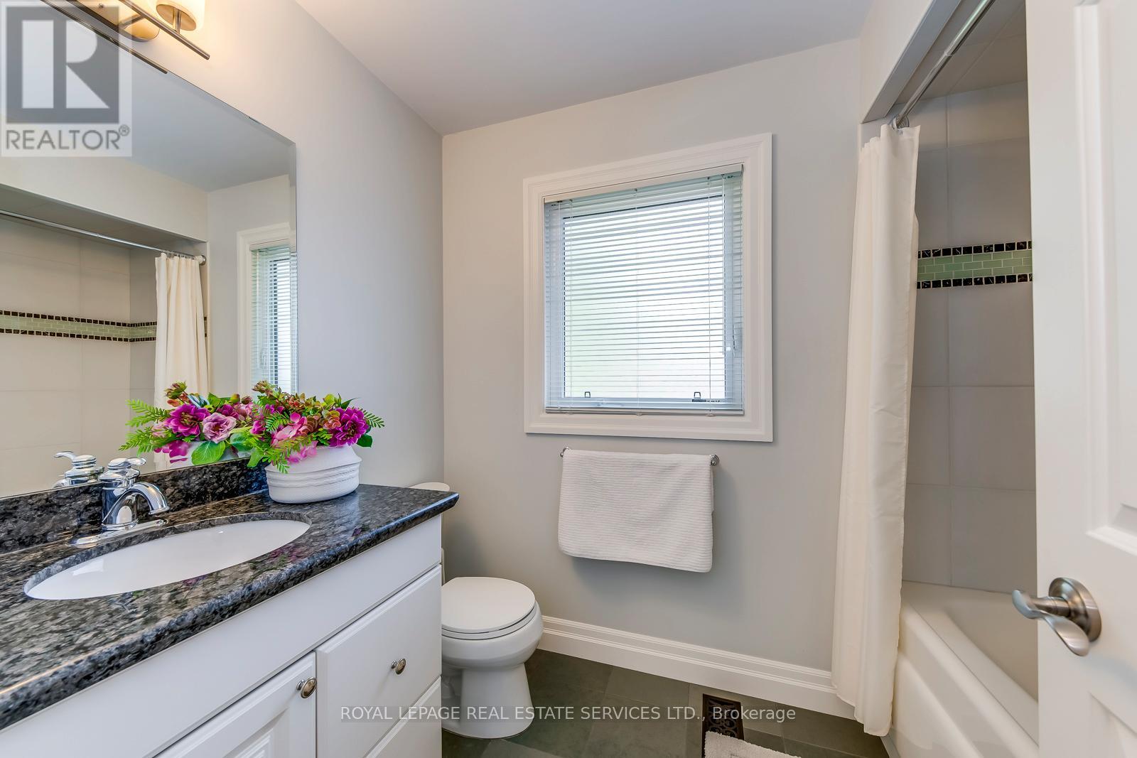 1504 Caulder Drive, Oakville, Ontario  L6J 5S9 - Photo 26 - W12332196
