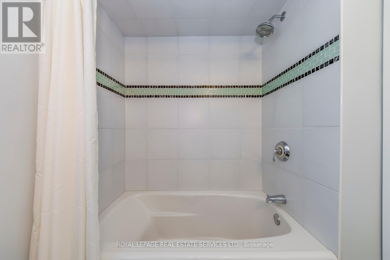 1504 Caulder Drive, Oakville, Ontario  L6J 5S9 - Photo 27 - W12332196