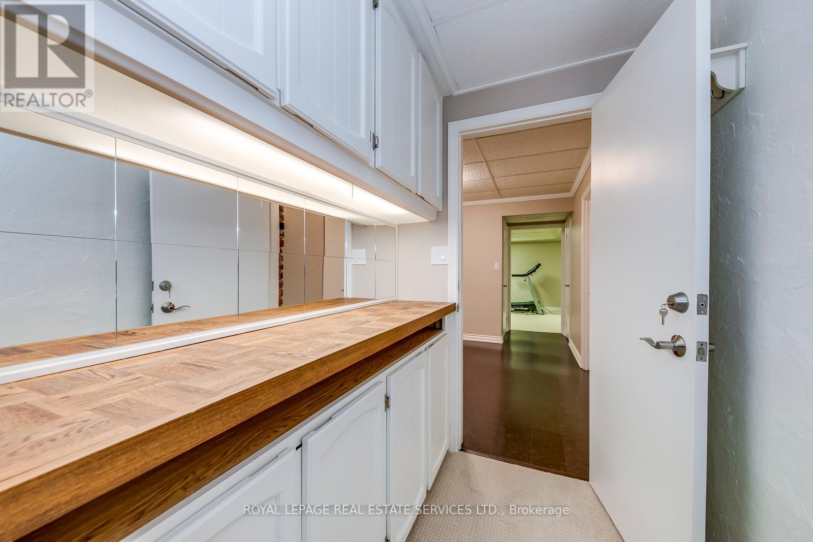 1504 Caulder Drive, Oakville, Ontario  L6J 5S9 - Photo 38 - W12332196