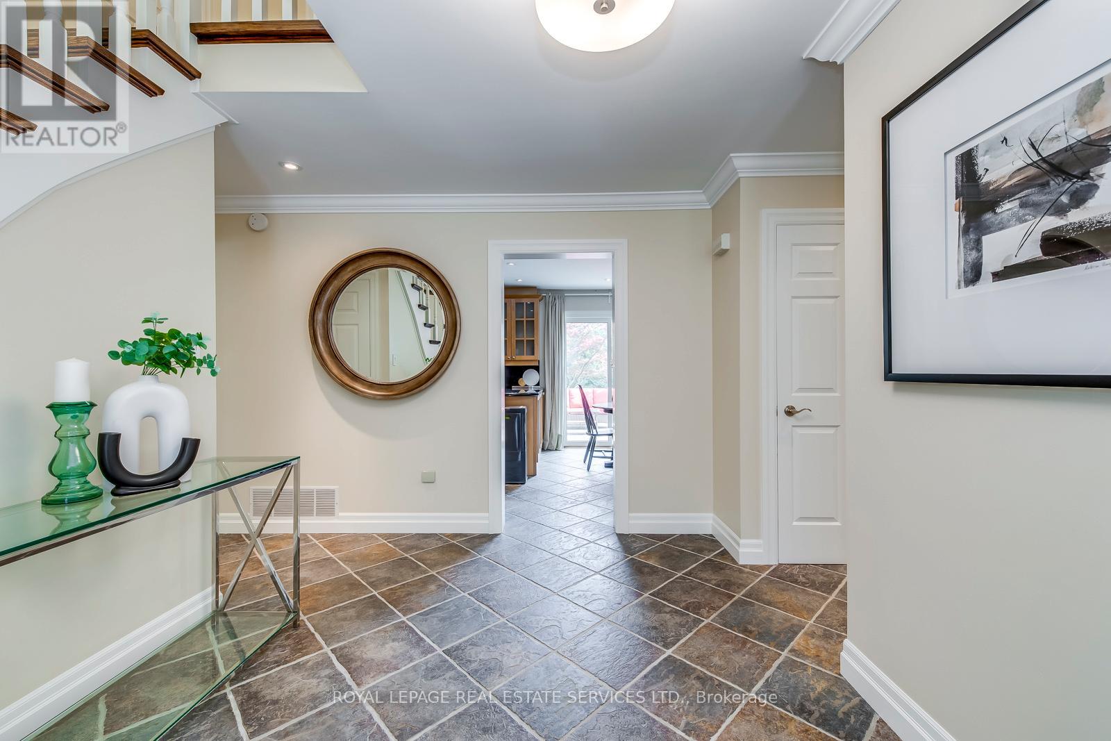 1504 Caulder Drive, Oakville, Ontario  L6J 5S9 - Photo 6 - W12332196