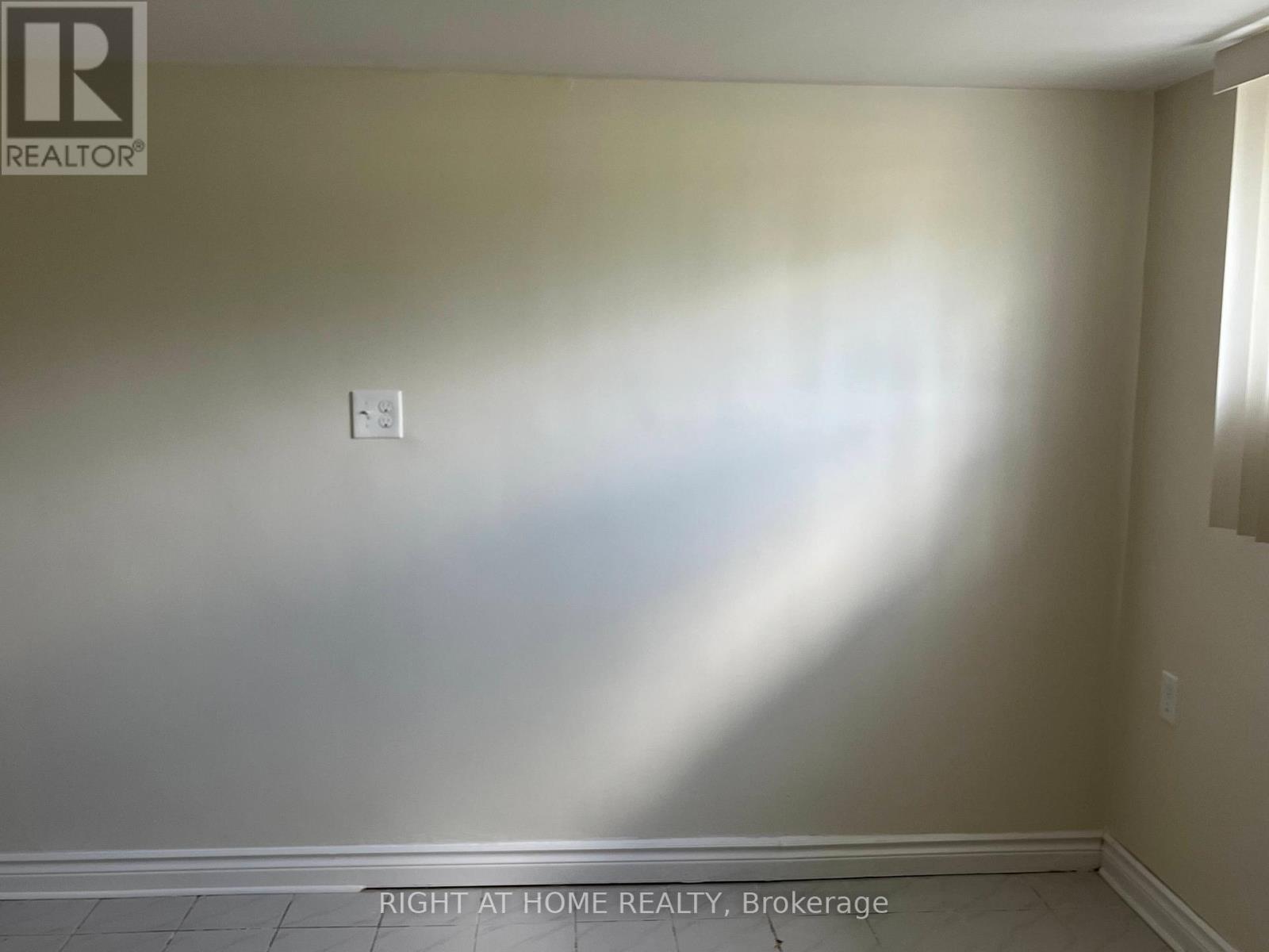 Lower - 40 Deevale Road, Toronto, Ontario  M3M 1Z3 - Photo 8 - W12332219