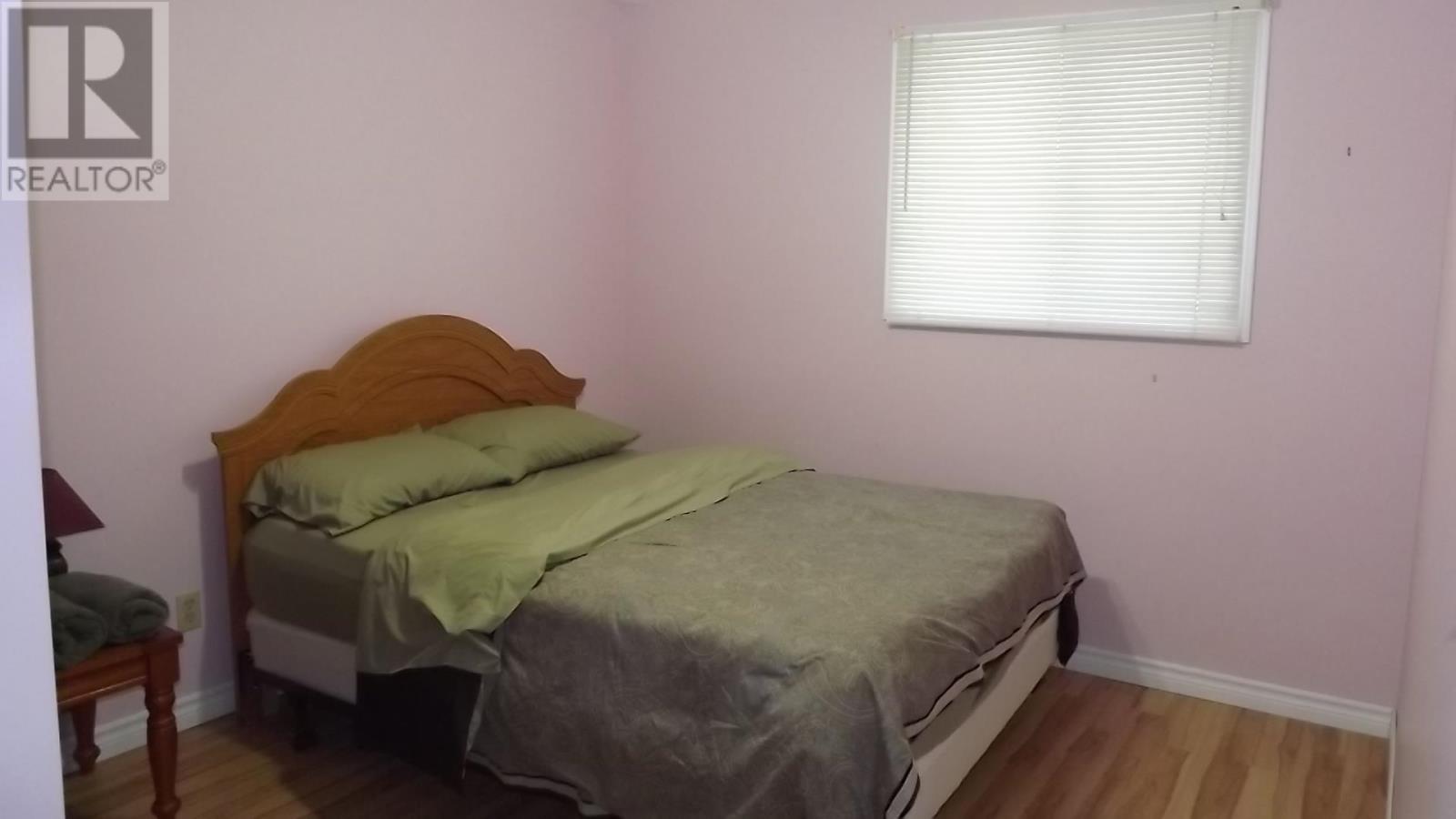 26 Hergott Ave, Elliot Lake, Ontario  P5A 3A8 - Photo 11 - SM250719