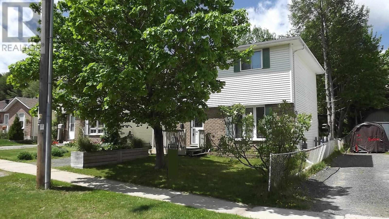 26 Hergott Ave, Elliot Lake, Ontario  P5A 3A8 - Photo 20 - SM250719