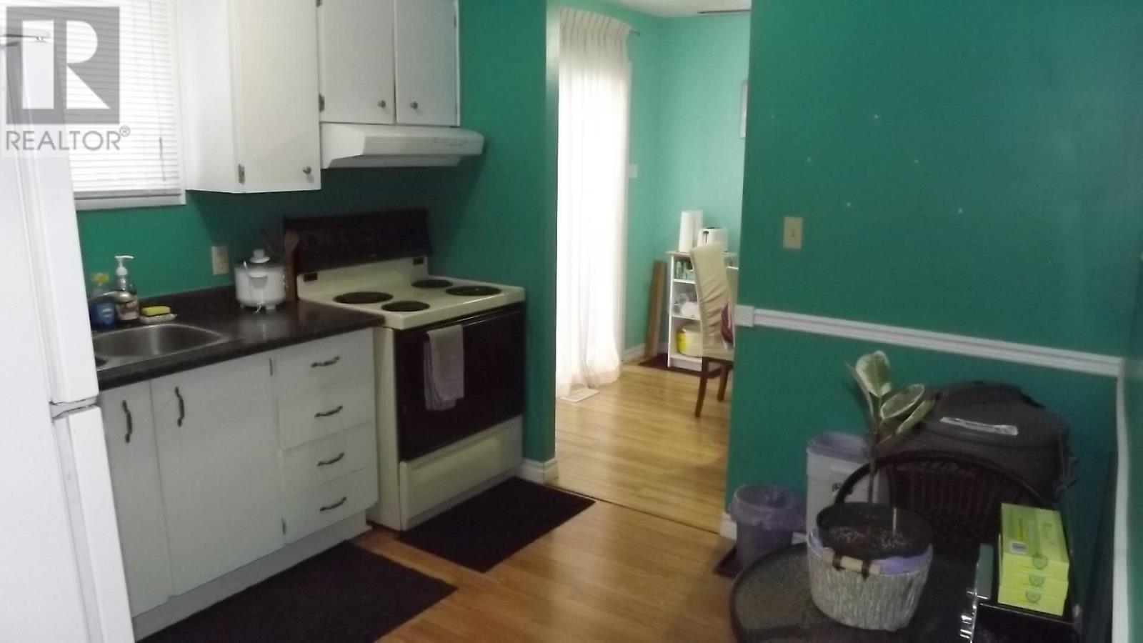 26 Hergott Ave, Elliot Lake, Ontario  P5A 3A8 - Photo 7 - SM250719