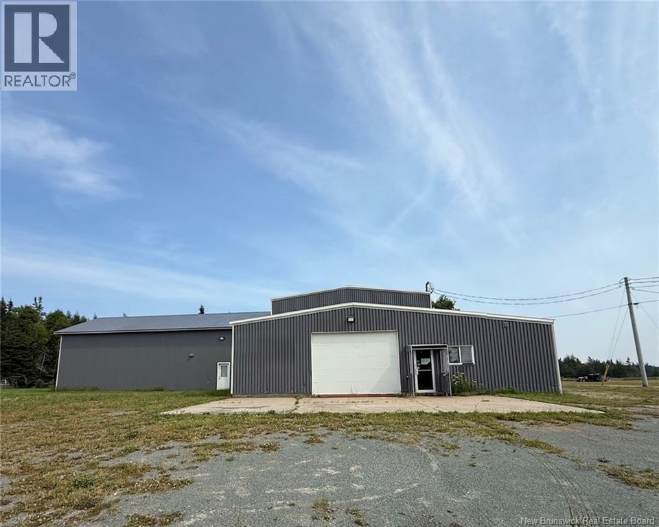 247 Rue Du Pêcheur Nord, Lamèque, New Brunswick  E8T 1K8 - Photo 2 - NB124453