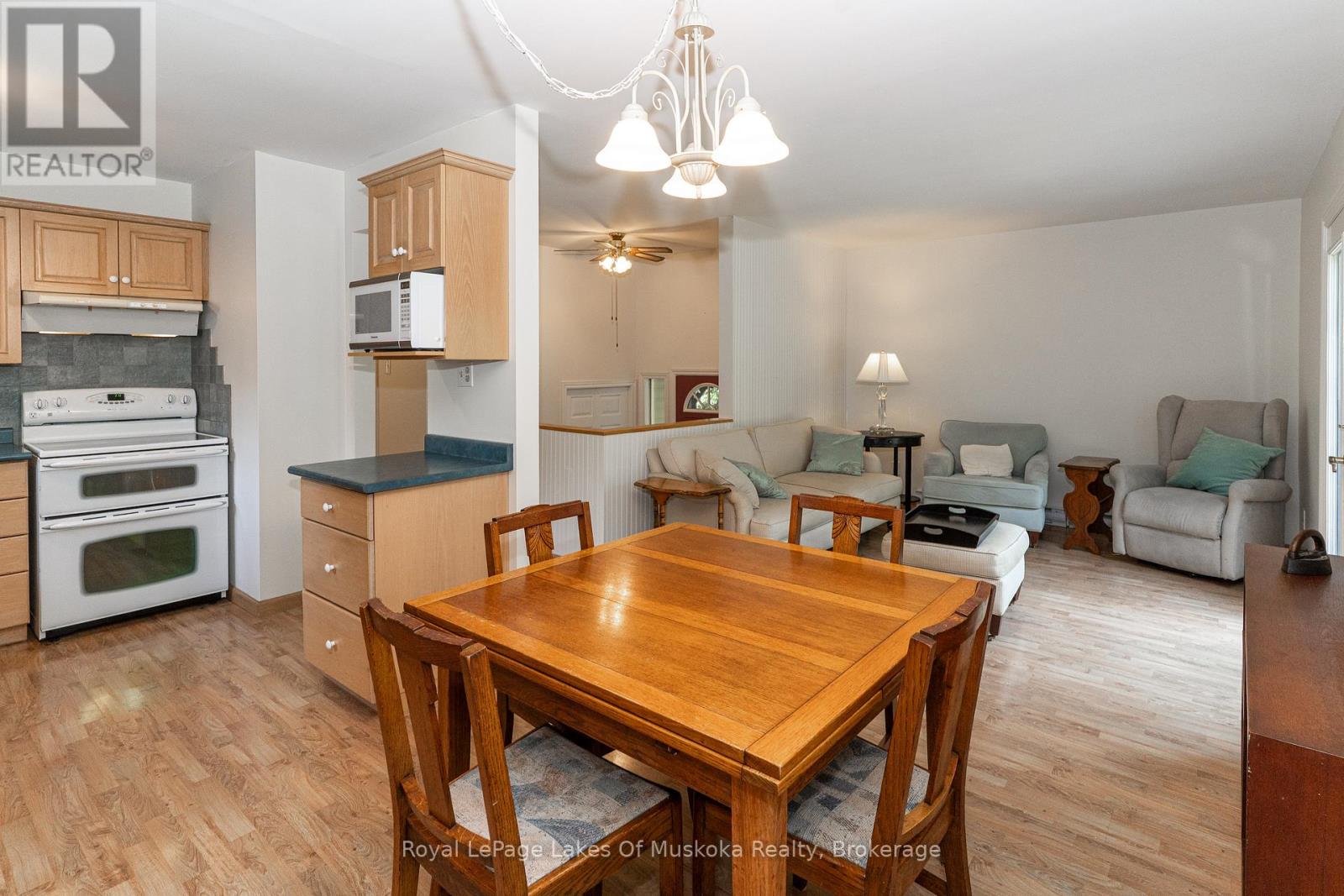 21 Harris Street, Muskoka Lakes, Ontario  P0B 1J0 - Photo 12 - X12332237