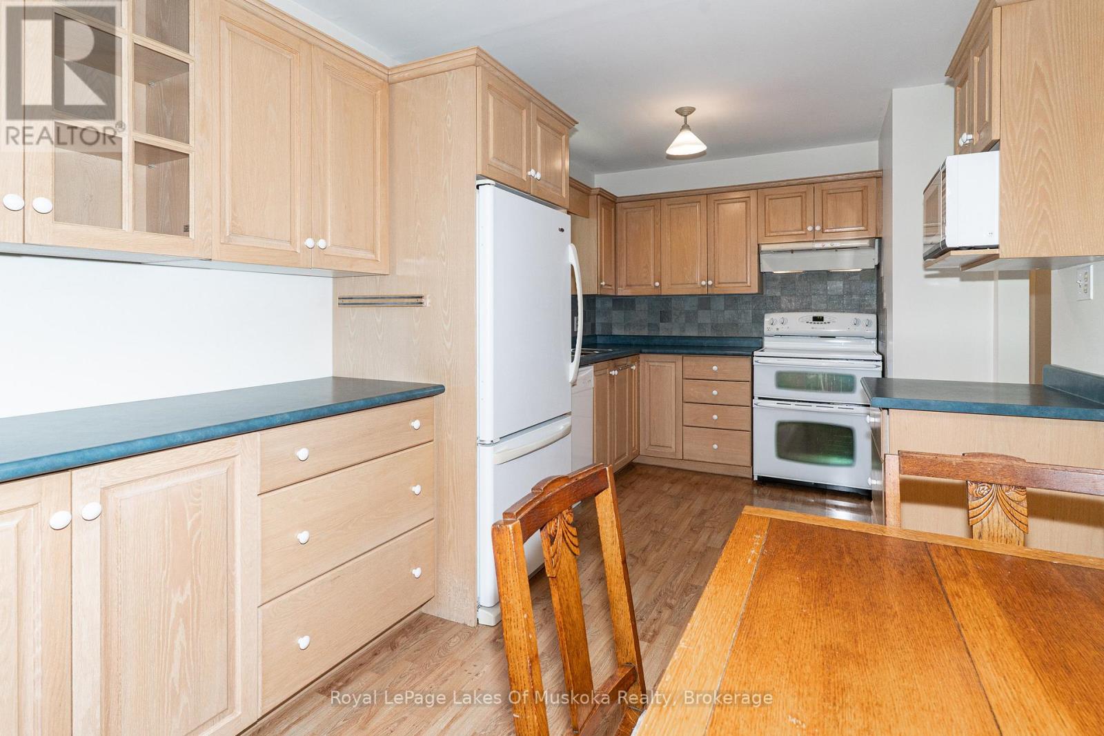 21 Harris Street, Muskoka Lakes, Ontario  P0B 1J0 - Photo 13 - X12332237
