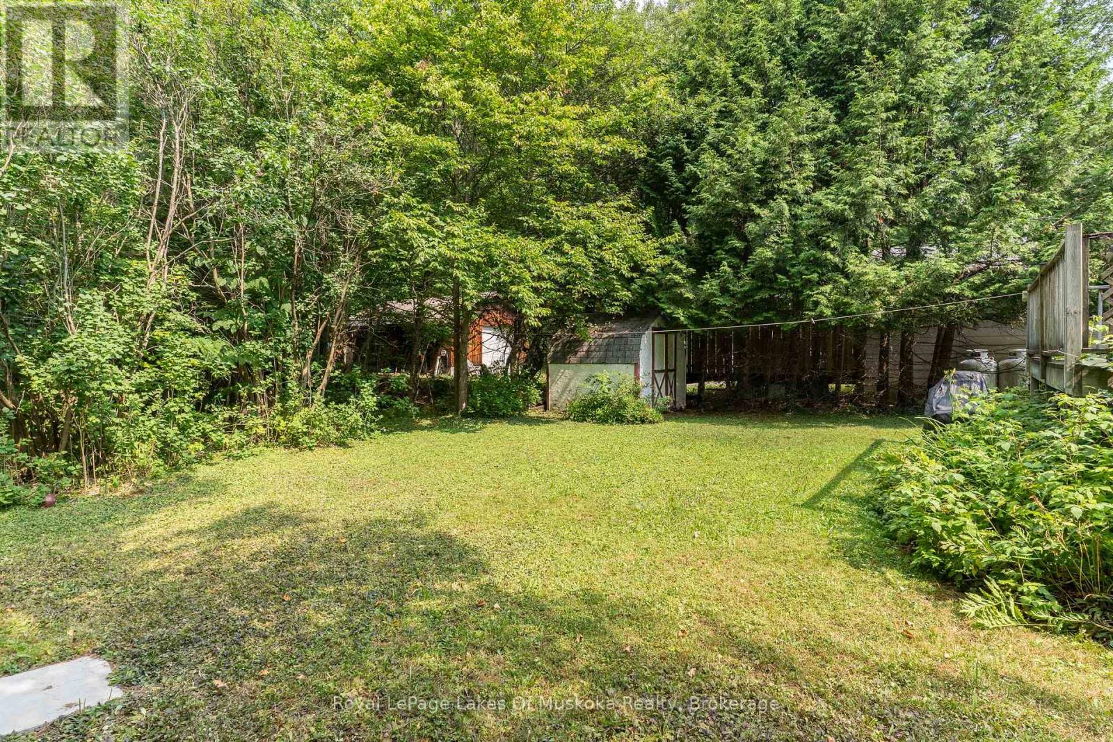 21 Harris Street, Muskoka Lakes, Ontario  P0B 1J0 - Photo 3 - X12332237