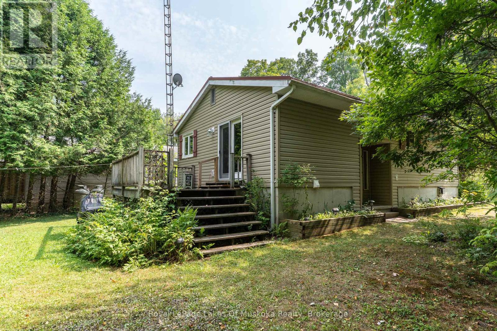21 Harris Street, Muskoka Lakes, Ontario  P0B 1J0 - Photo 30 - X12332237