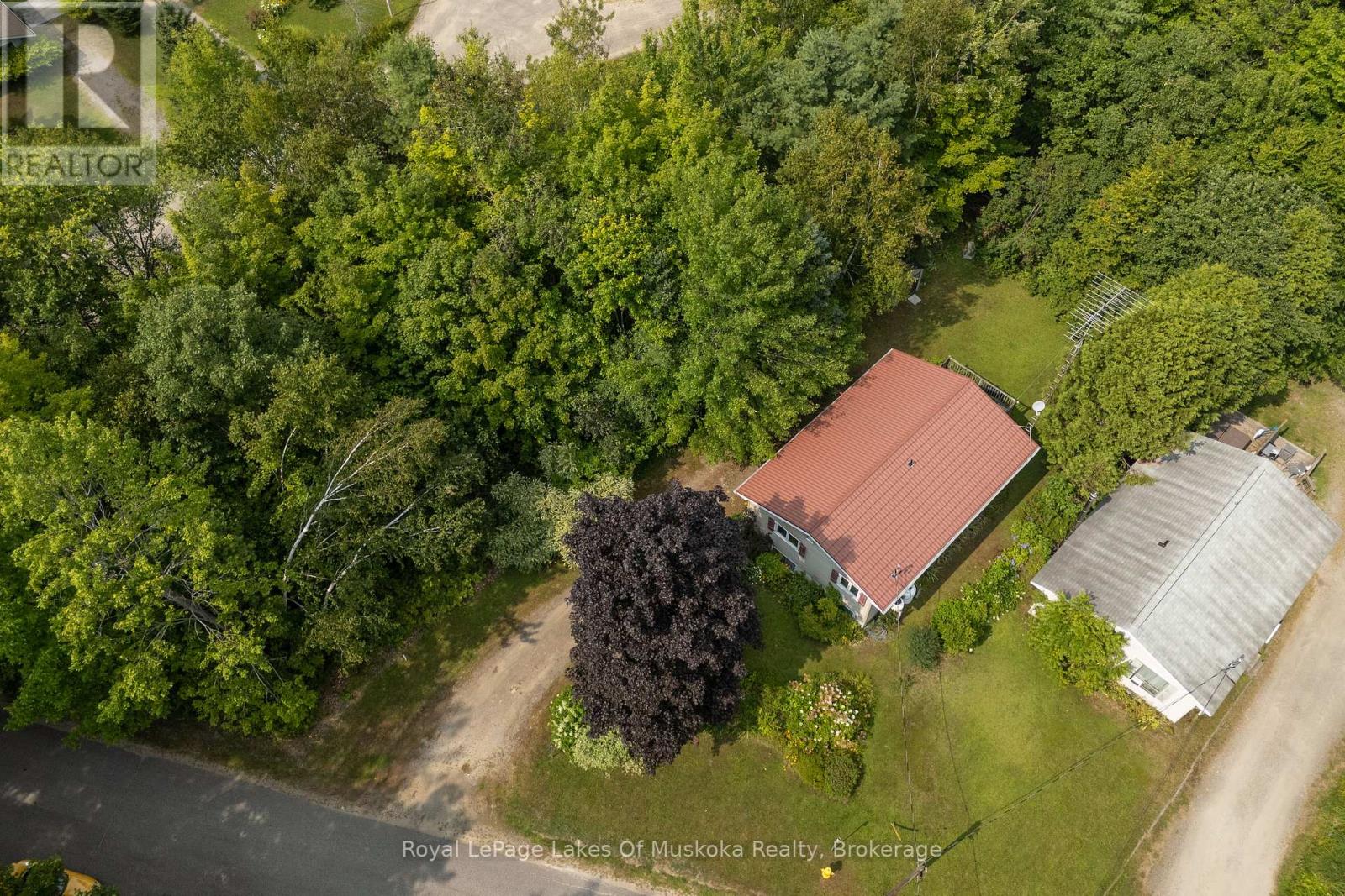 21 Harris Street, Muskoka Lakes, Ontario  P0B 1J0 - Photo 34 - X12332237