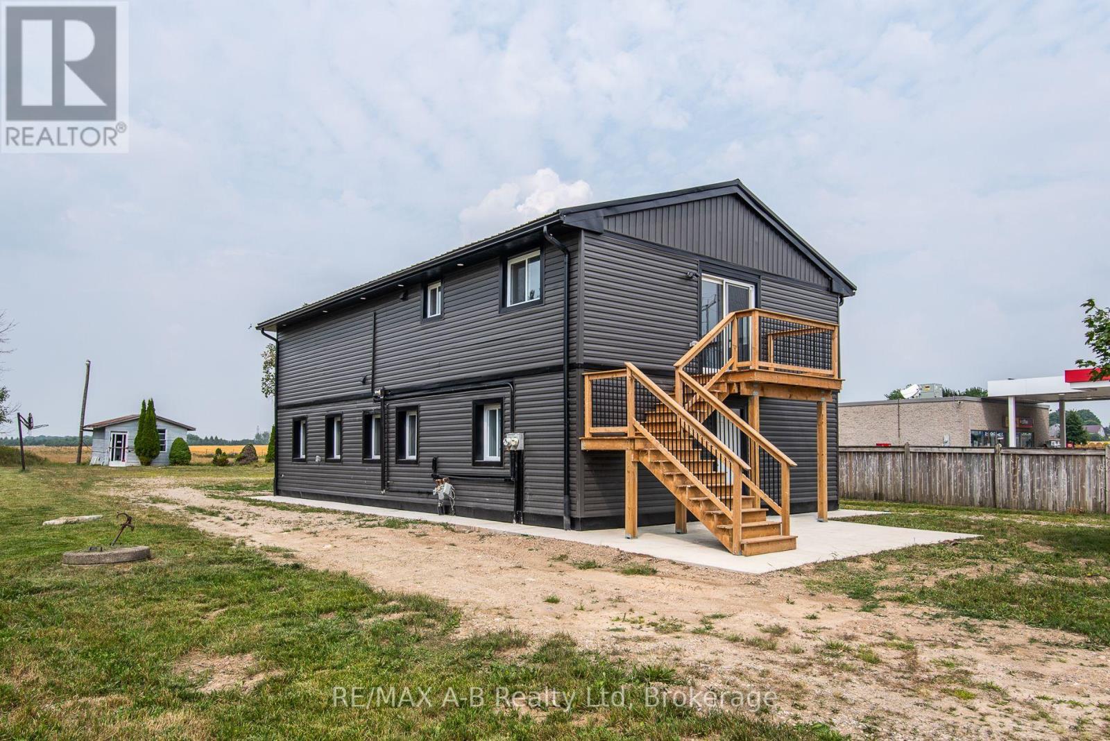 2274 34 Line, Perth East, Ontario  N0B 2P0 - Photo 4 - X12332267