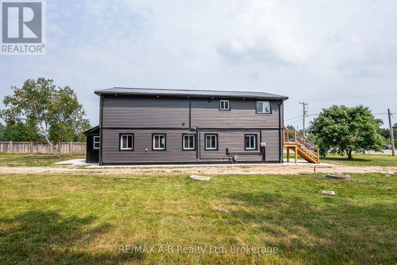 2274 34 Line, Perth East, Ontario  N0B 2P0 - Photo 6 - X12332267