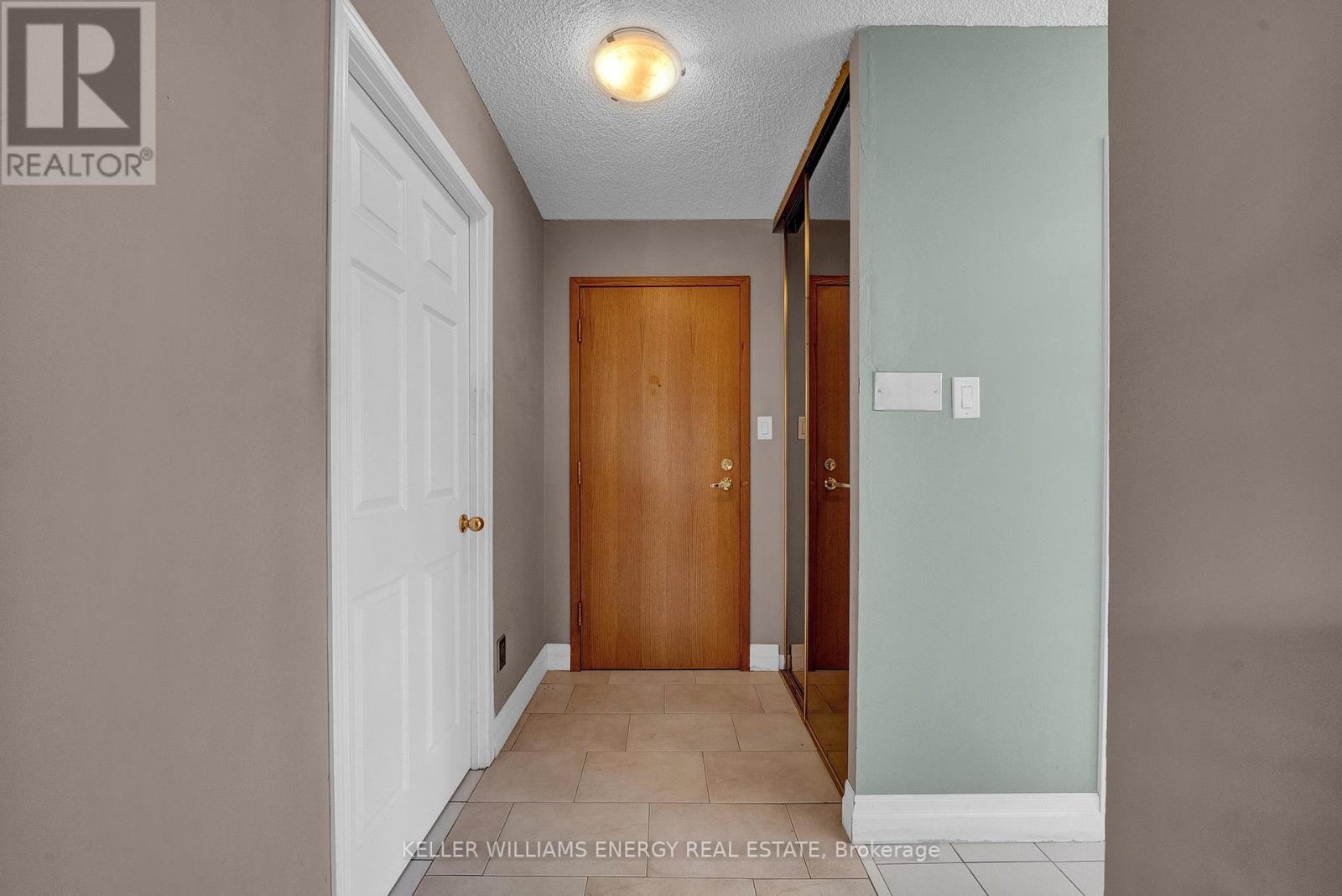 Property at 302 - 80 ATHOL STREET E image 2