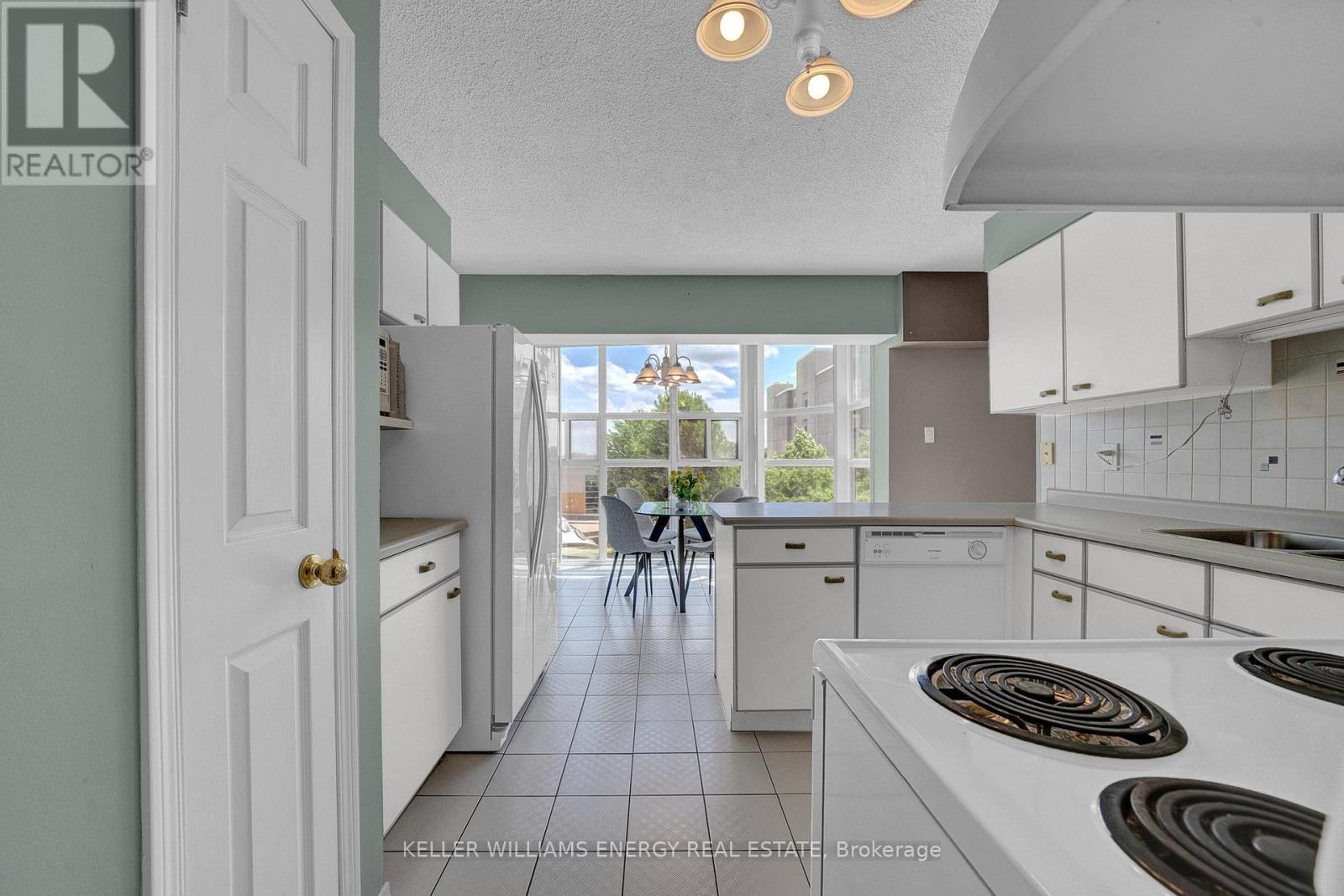 Property at 302 - 80 ATHOL STREET E image 3