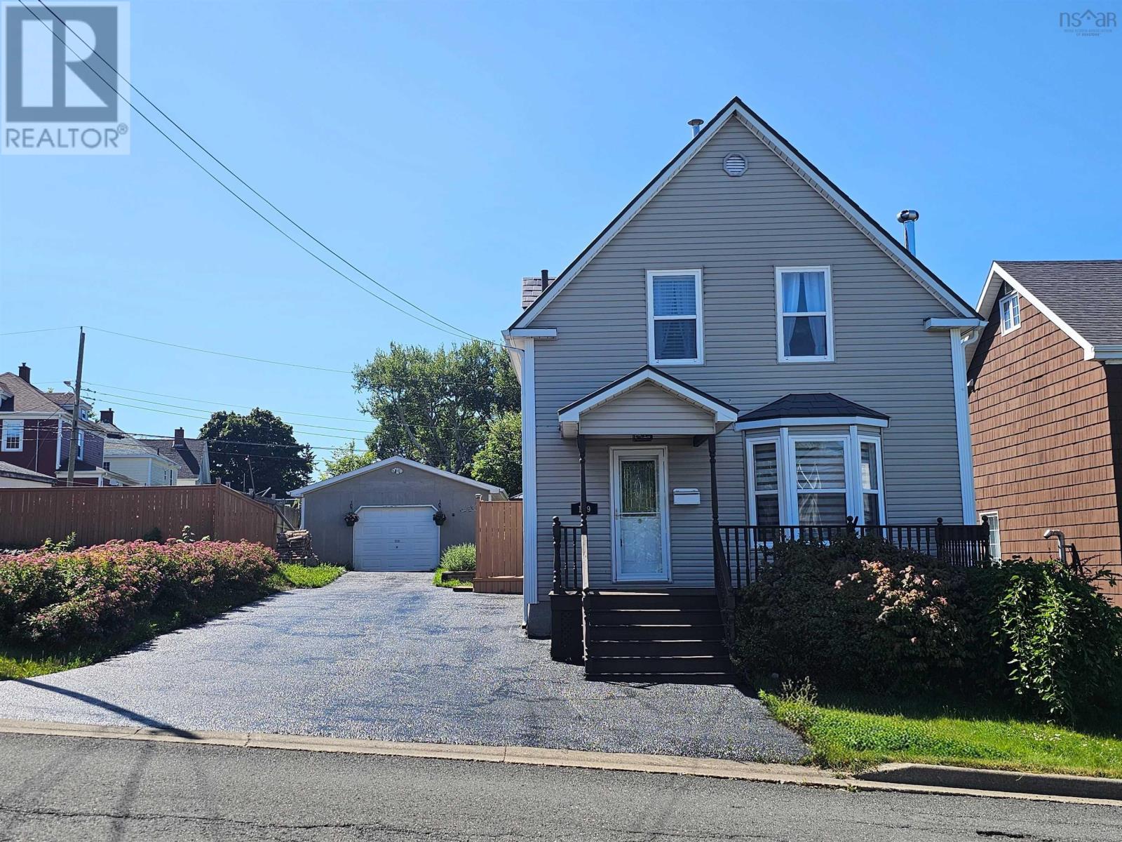 109 Alexander Street, Glace Bay, Nova Scotia  B1A 4A6 - Photo 2 - 202514498