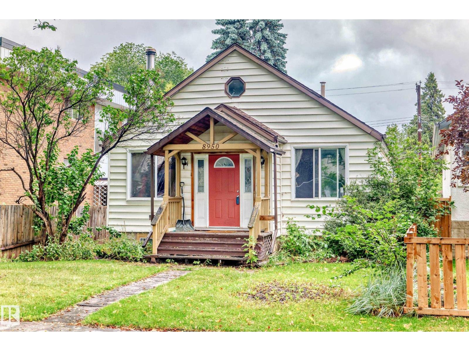 Property at 8950 80 AV NW NW image 2