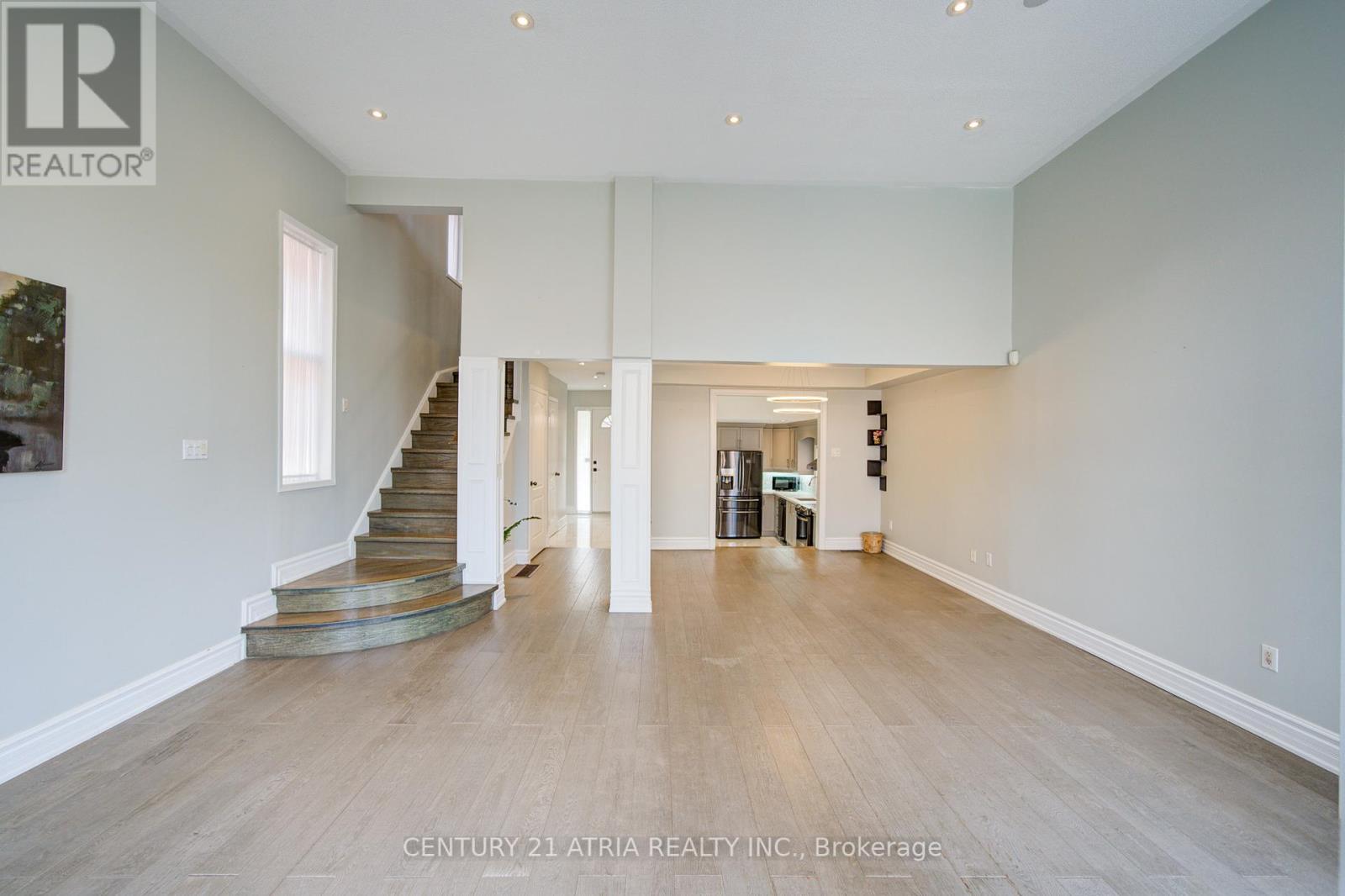 22 Peninsula Crescent, Richmond Hill, Ontario  L4S 1T9 - Photo 11 - N12325597