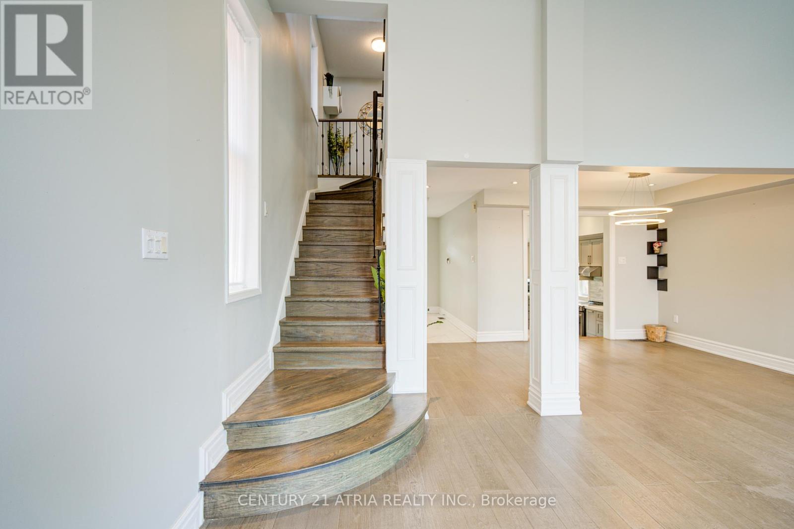22 Peninsula Crescent, Richmond Hill, Ontario  L4S 1T9 - Photo 17 - N12325597