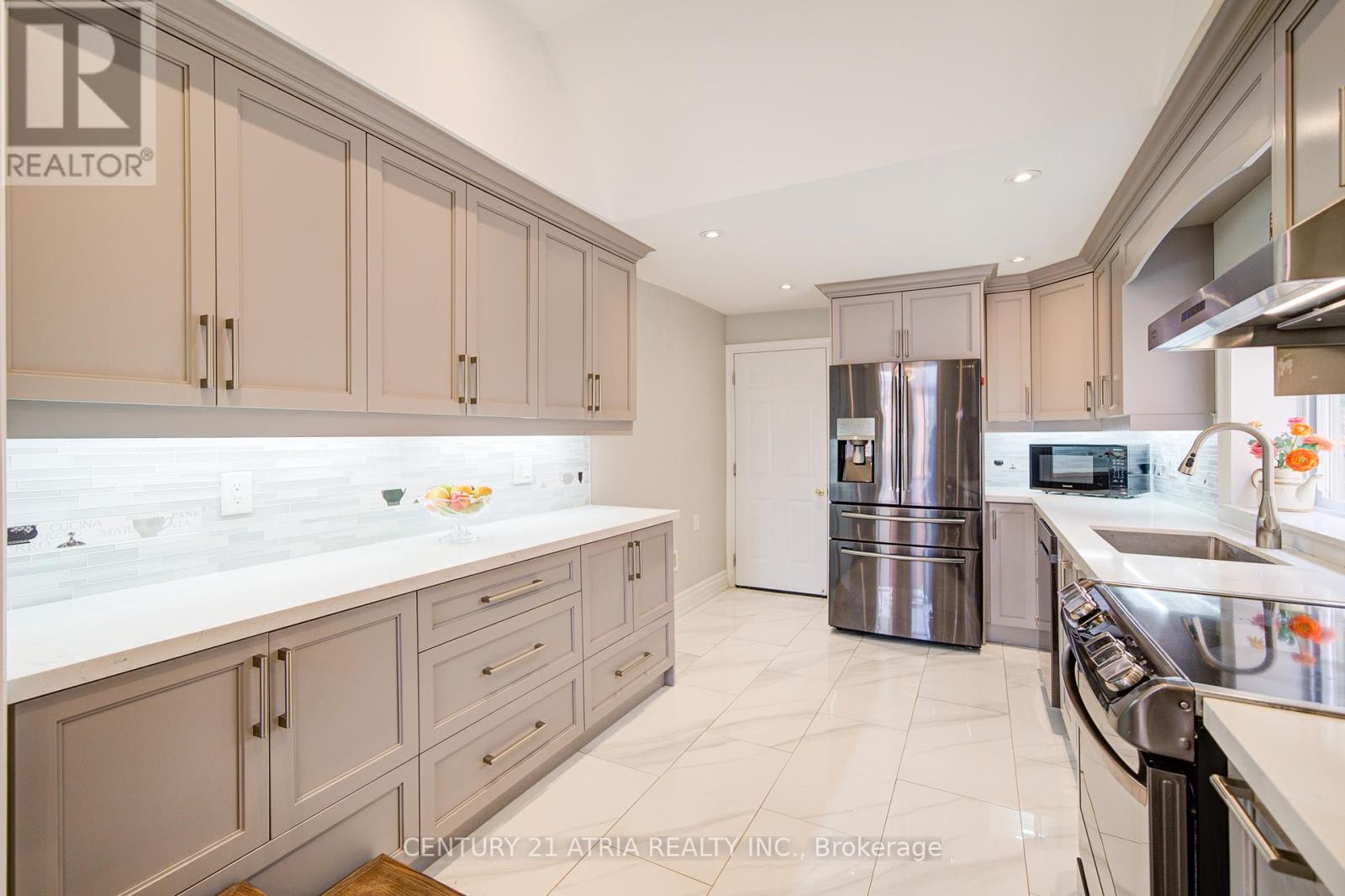 22 Peninsula Crescent, Richmond Hill, Ontario  L4S 1T9 - Photo 13 - N12325597