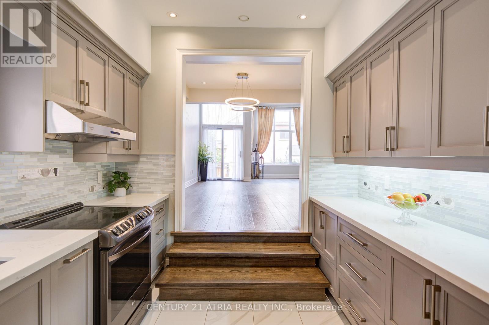 22 Peninsula Crescent, Richmond Hill, Ontario  L4S 1T9 - Photo 16 - N12325597