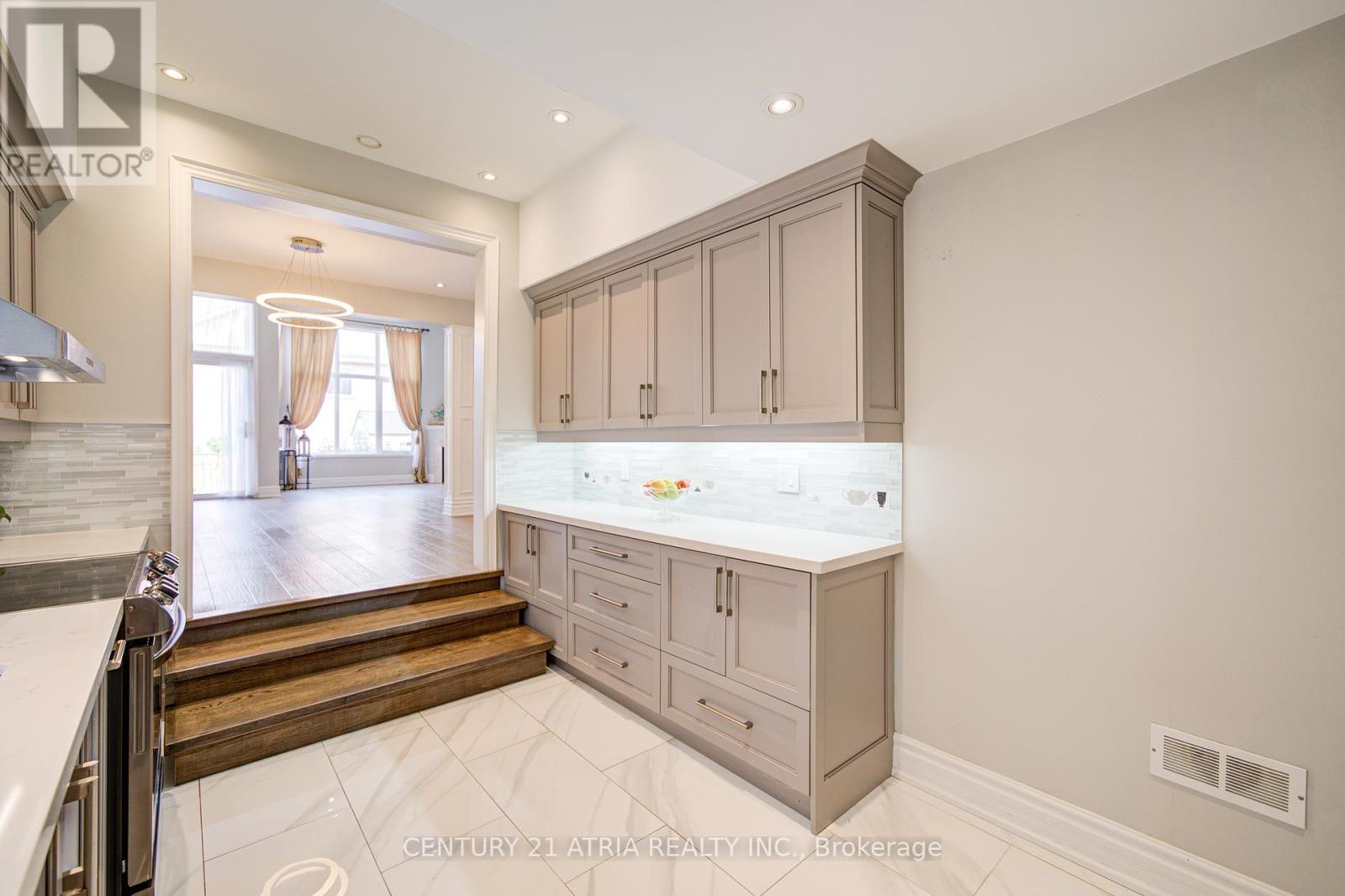22 Peninsula Crescent, Richmond Hill, Ontario  L4S 1T9 - Photo 15 - N12325597