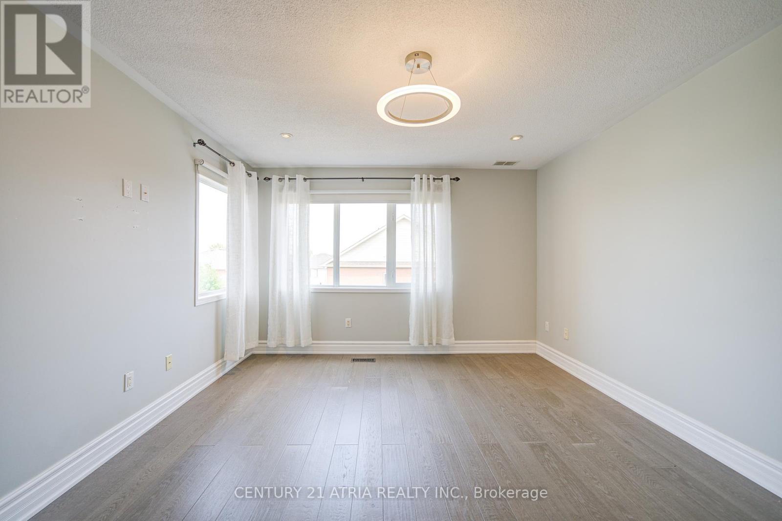 22 Peninsula Crescent, Richmond Hill, Ontario  L4S 1T9 - Photo 21 - N12325597