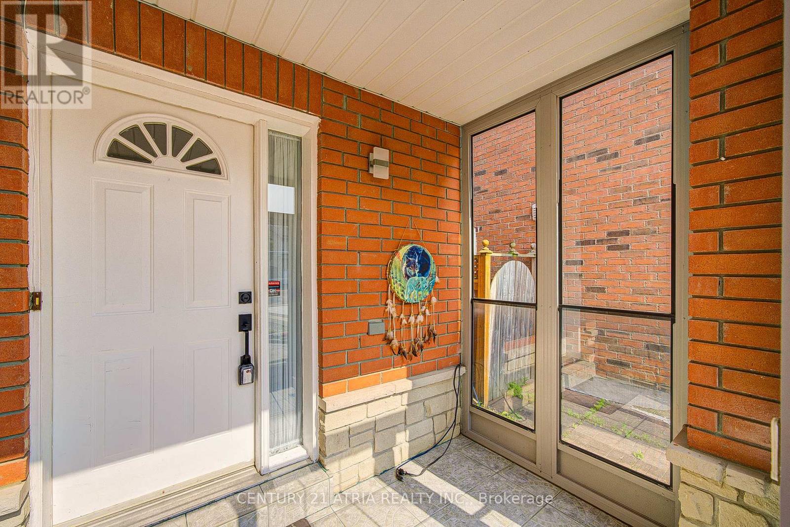 Property at 22 PENINSULA CRESCENT image 5