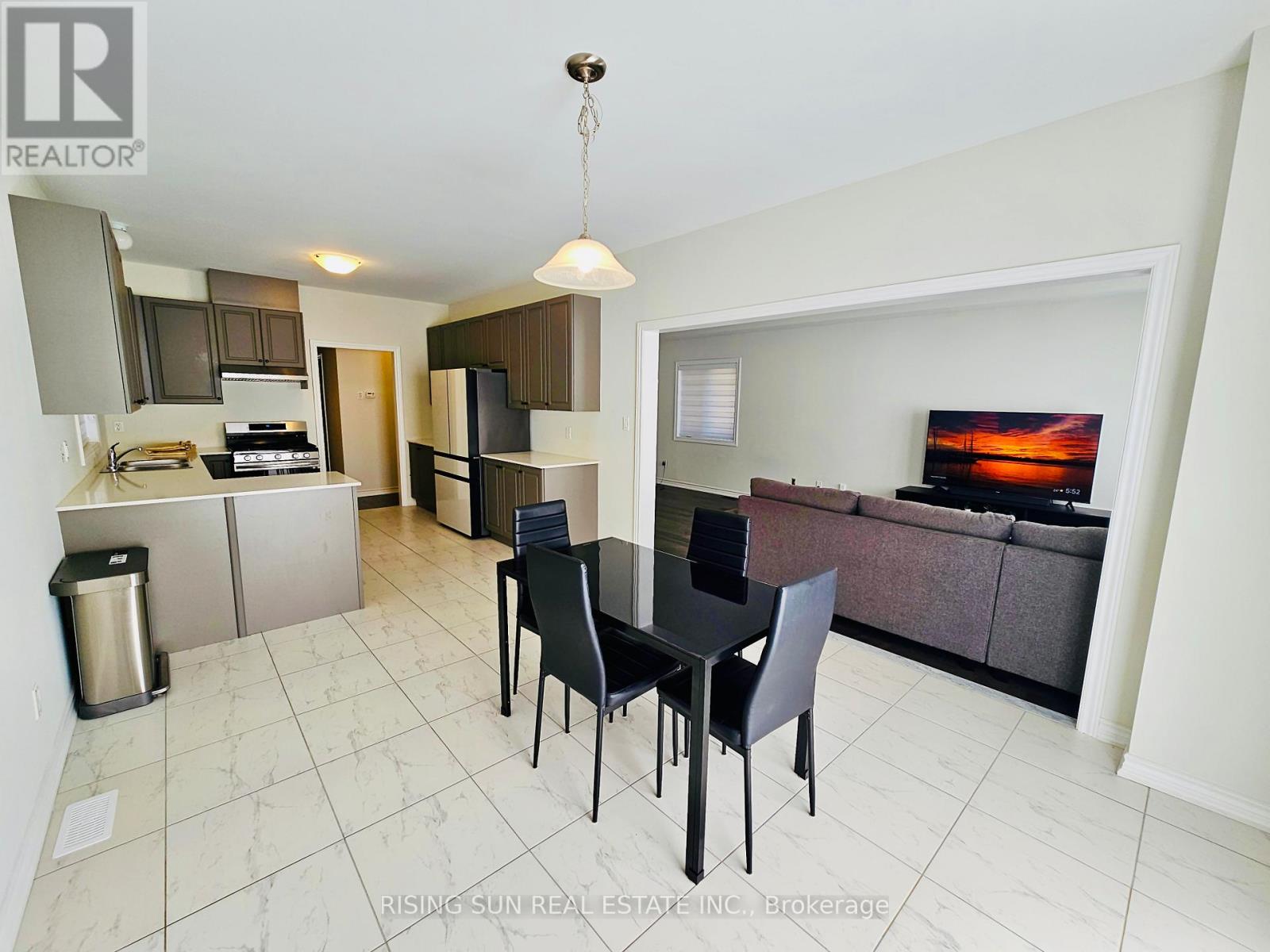 89 Palace Street, Thorold, Ontario  L2V 0J6 - Photo 8 - X12322843
