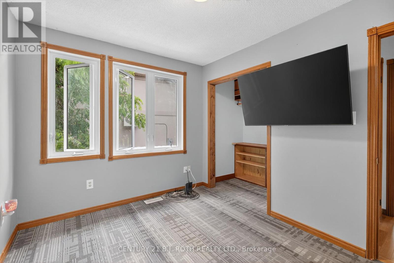 281 Harvie Road, Barrie, Ontario  L4N 8J5 - Photo 19 - S12332234