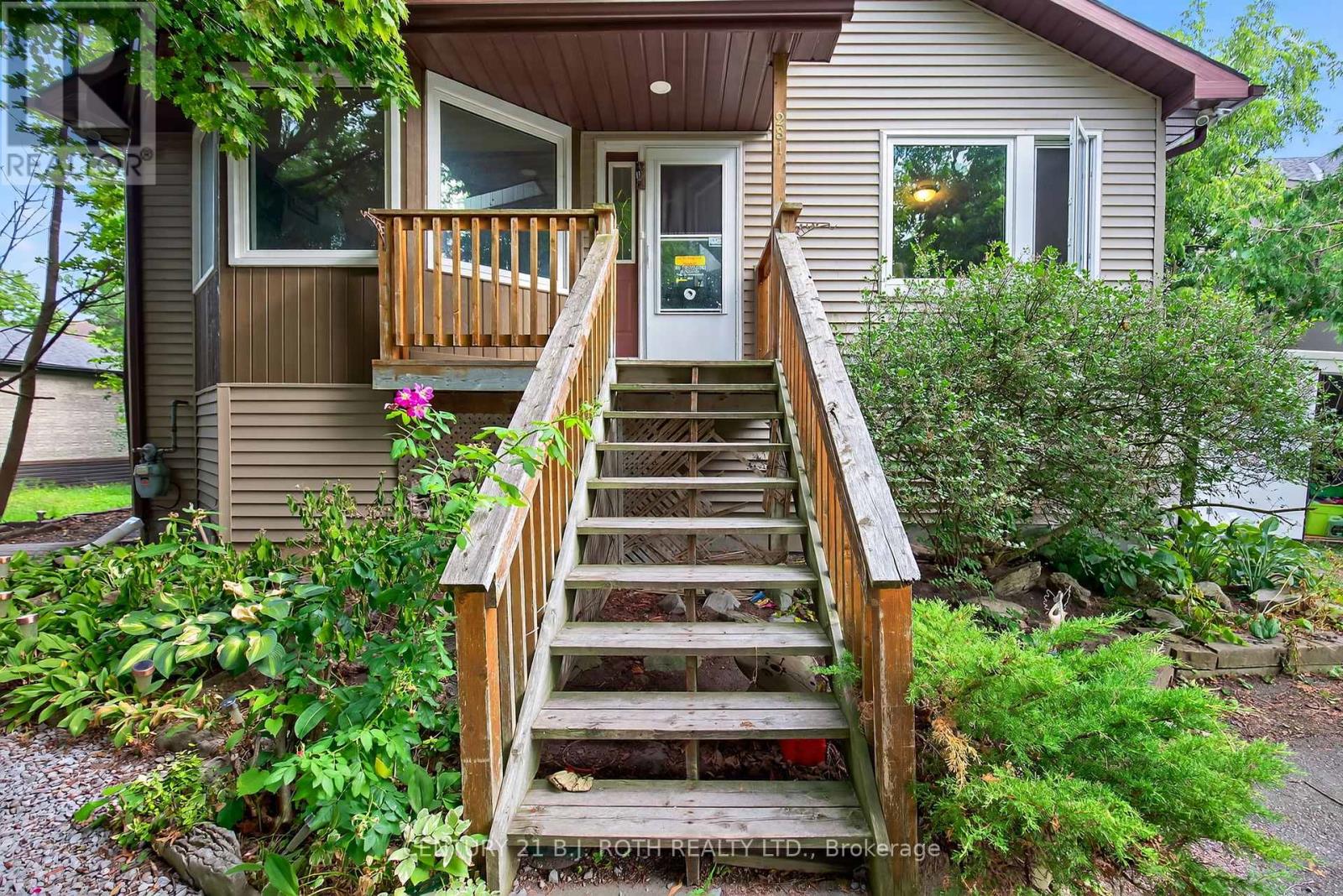 Property at 281 HARVIE ROAD image 2