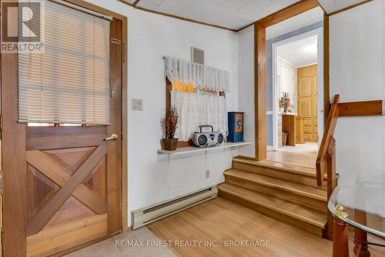 7 Cedar Street, Greater Napanee, Ontario  K7R 3L1 - Photo 4 - X12332296