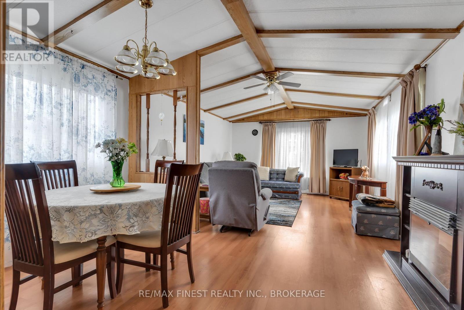 7 Cedar Street, Greater Napanee, Ontario  K7R 3L1 - Photo 5 - X12332296