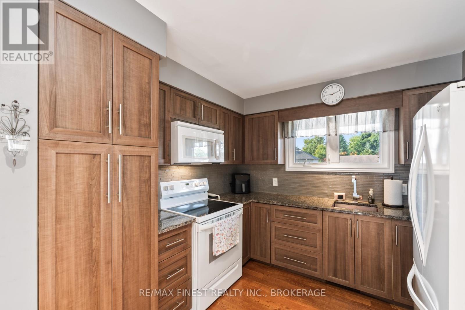 984 Lincoln Drive, Kingston, Ontario  K7M 6N9 - Photo 16 - X12332318