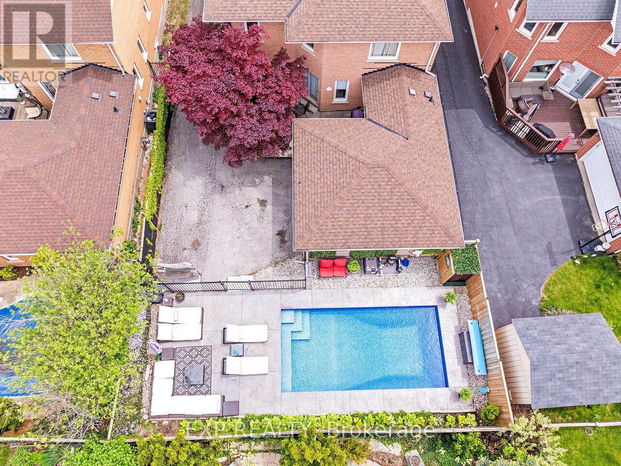 2460 Sixth Line, Oakville, Ontario  L6H 5Z8 - Photo 4 - W12332278