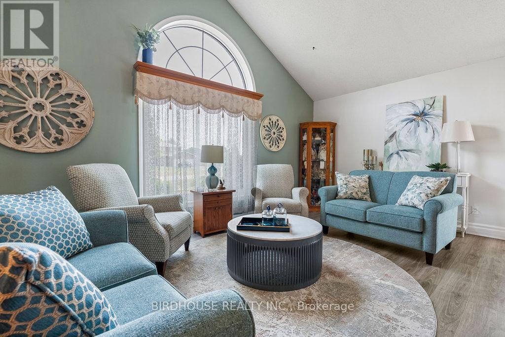 20 Doble Drive, Kawartha Lakes, Ontario  K0M 2M0 - Photo 4 - X12332292