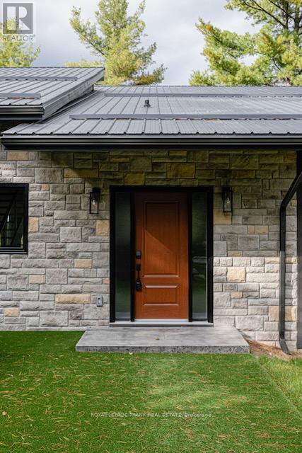 735 Fire Route 93, Havelock-Belmont-Methuen, Ontario  K0L 2H0 - Photo 4 - X12332337