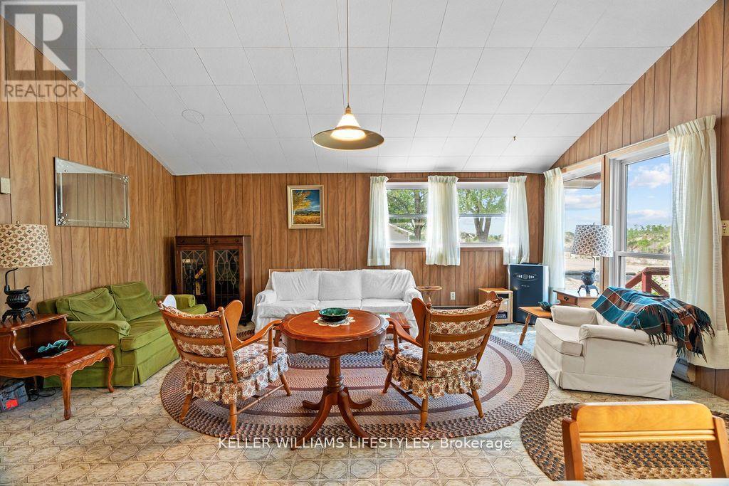7403 Sanderson Road, Lambton Shores, Ontario  N0M 2L0 - Photo 10 - X12332320