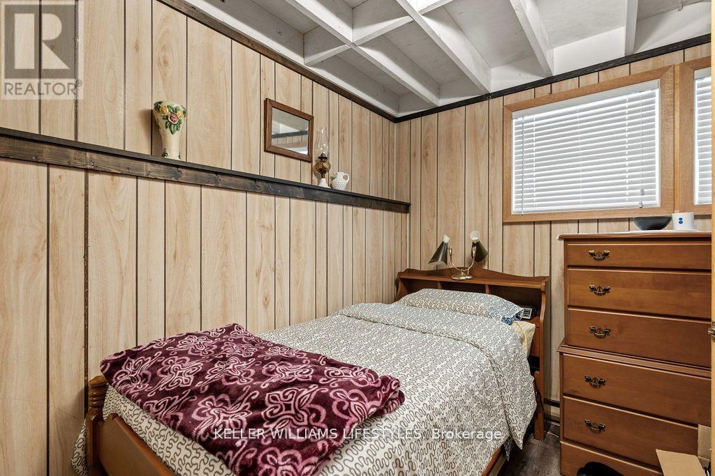 7403 Sanderson Road, Lambton Shores, Ontario  N0M 2L0 - Photo 21 - X12332320