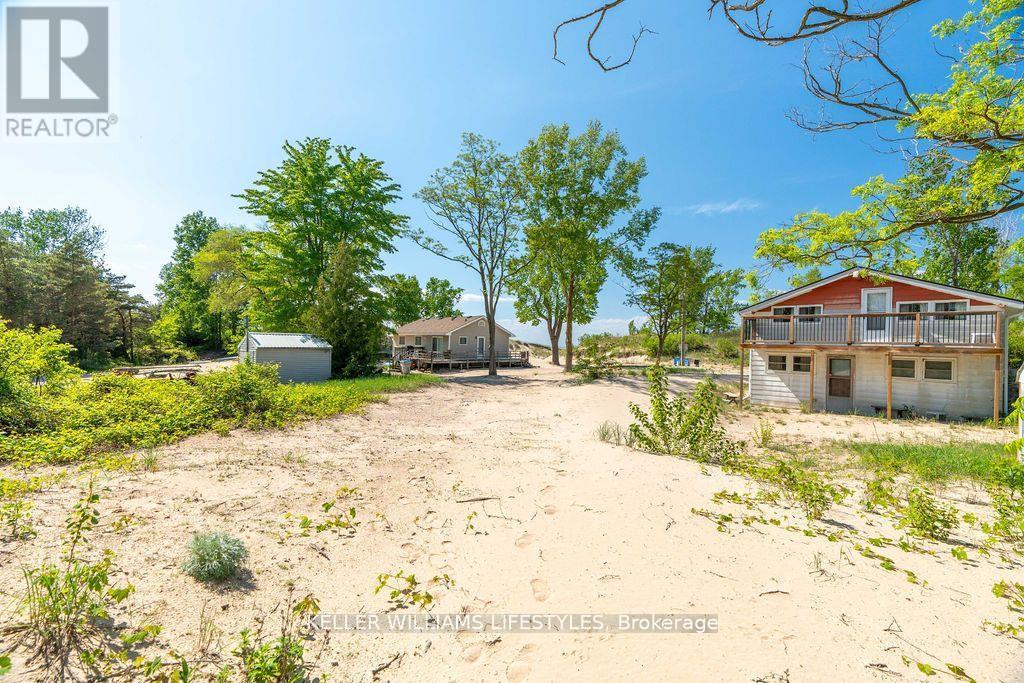 7403 Sanderson Road, Lambton Shores, Ontario  N0M 2L0 - Photo 25 - X12332320